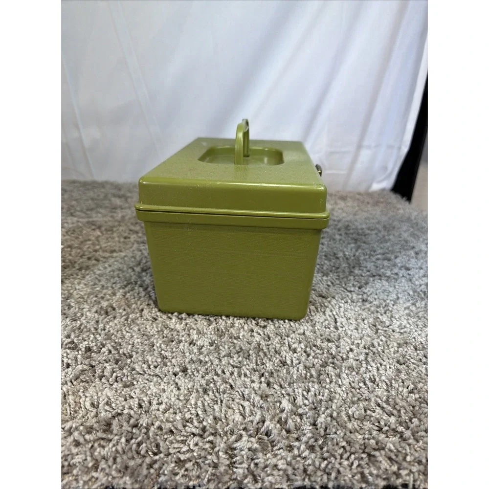 Vtg Wilson Wil-Hold Bright Blue Green Plastic Sewing Box with Tray 11